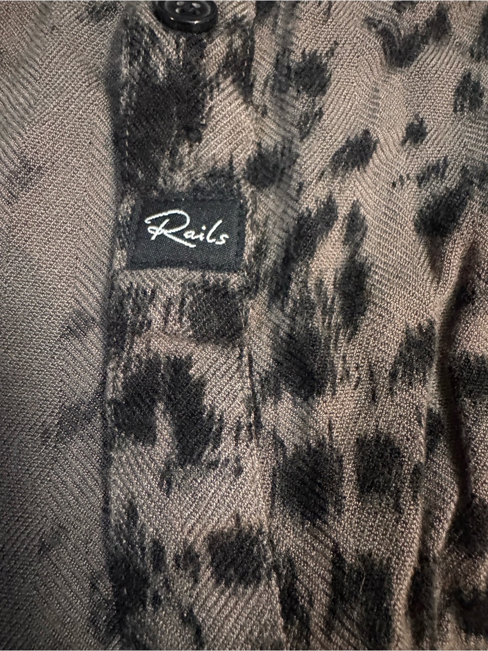 Rails Hunter Leopard Print Button-Down Shirt 100% Rayon - Picture 6 of 9